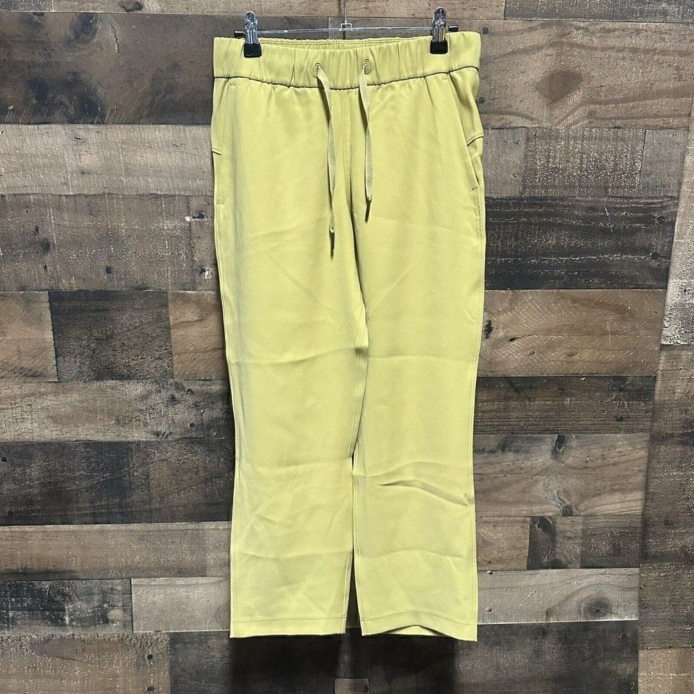 Lululemon Size 4 On The Fly 7/8 Pant Woven vintage gold cropped 23” Inseam